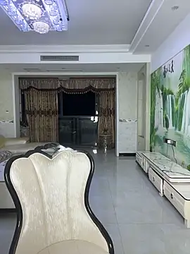 Snapshot of Yiyi-a- chatting on May 24, 2026, 5:57 pm Yiyi-a- online show from May 24, 2026, 5:57 pm