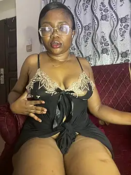 Snapshot of Creamyyystar chatting on July 6, 2026, 3:24 am Creamyyystar online show from July 6, 2026, 3:24 am