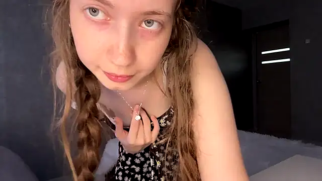Snapshot of Emily_Mur_ chatting on July 20, 2026, 10:39 am Emily Mur online show from July 20, 2026, 10:39 am