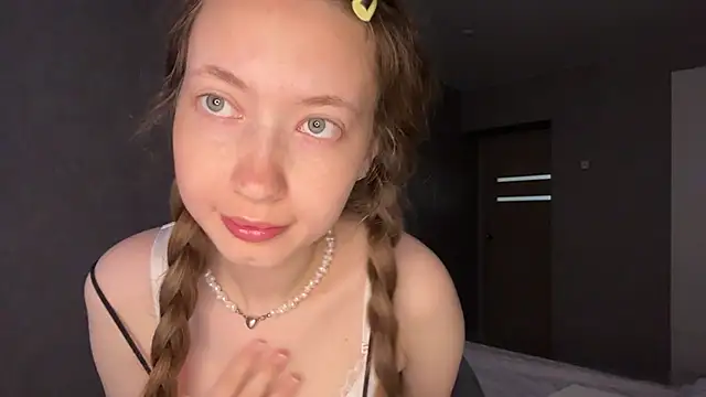 Emily Mur  online show from May 29, 2026, 5:02 am