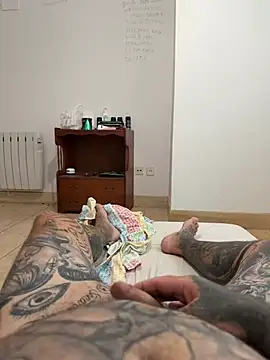 albertogg12 online show from June 28, 2026, 9:37 am