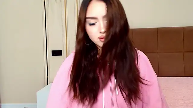 maddie perezz online show from June 6, 2026, 5:29 pm