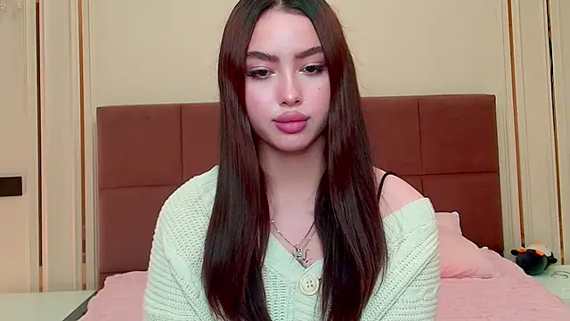 maddie perezz online show from May 17, 2026, 6:08 pm
