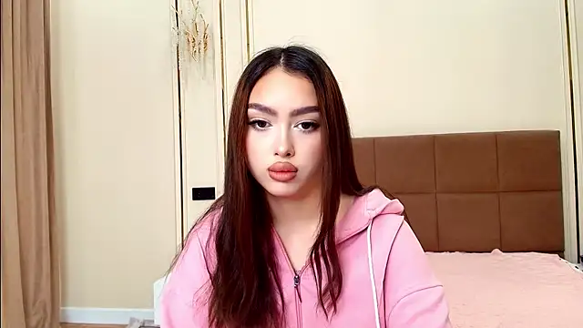 maddie perezz online show from June 12, 2026, 6:16 pm