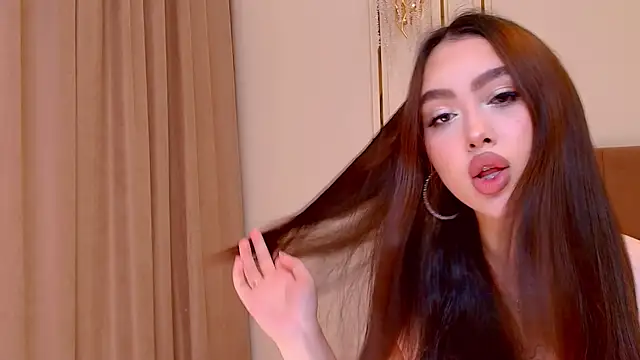 maddie perezz online show from May 21, 2026, 7:44 pm