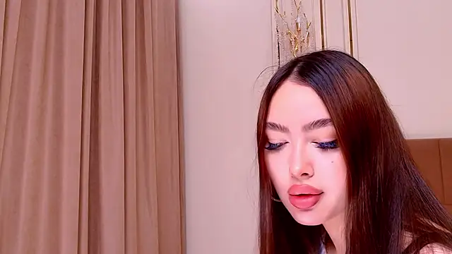 maddie perezz online show from May 24, 2026, 7:36 pm