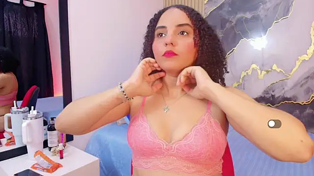 Snapshot of Sol__Latina chatting on May 29, 2026, 2:12 pm Sol Latina online show from May 29, 2026, 2:12 pm