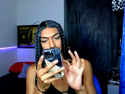 Snapshot of Alexxasexy chatting on May 21, 2026, 10:18 pm Alexxasexy online show from May 21, 2026, 10:18 pm