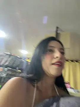 Snapshot of Miel_rousse chatting on July 3, 2026, 6:20 am Miel rousse online show from July 3, 2026, 6:20 am