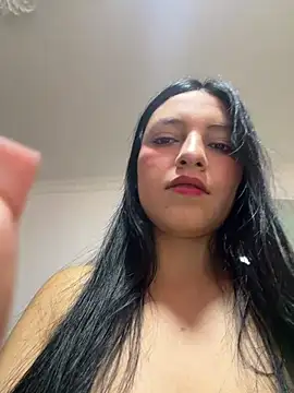 Snapshot of Miel_rousse chatting on June 19, 2026, 5:57 am Miel rousse online show from June 19, 2026, 5:57 am