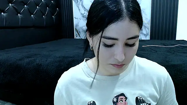 MiaReinig09 online show from July 17, 2026, 1:25 am