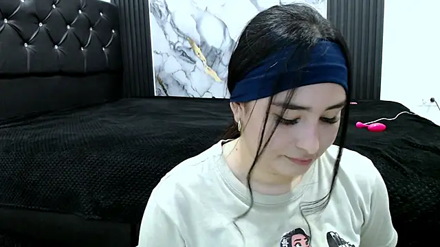 MiaReinig09 online show from July 9, 2026, 12:44 am