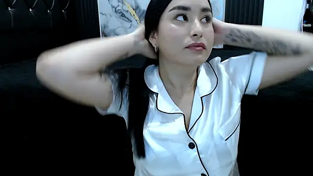 MiaReinig09 online show from June 17, 2026, 7:24 pm