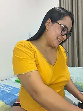 rousee69  online show from May 27, 2026, 2:52 am