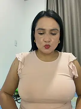 rousee69  online show from May 29, 2026, 4:40 am