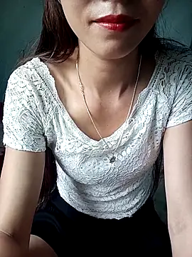 Snapshot of Suly-sweet chatting on June 14, 2026, 12:29 am Suly-sweet online show from June 14, 2026, 12:29 am
