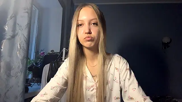 Snapshot of NievesHackey chatting on June 1, 2026, 3:00 pm NievesHackey online show from June 1, 2026, 3:00 pm