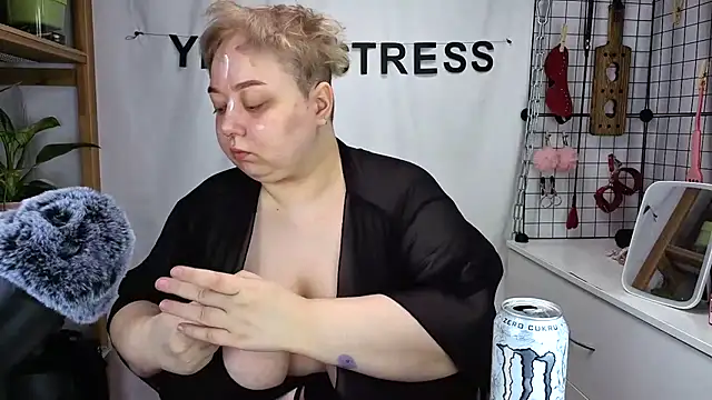 mistress molly online show from May 23, 2026, 5:28 am