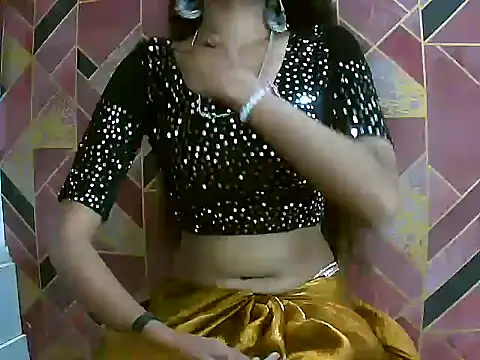 Snapshot of Hey-sanvi chatting on May 26, 2026, 6:44 am Hey-sanvi online show from May 26, 2026, 6:44 am
