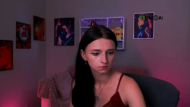 Snapshot of caroline_honeyy chatting on June 11, 2026, 12:46 pm caroline honeyy online show from June 11, 2026, 12:46 pm