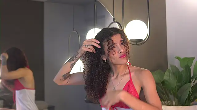 SeleneMous online show from May 19, 2026, 12:23 pm