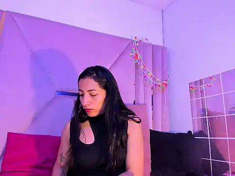Feetfeticheh online show from July 7, 2026, 1:03 pm