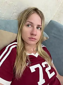 Snapshot of AnnaMist_ chatting on July 10, 2026, 7:58 pm AnnaMist online show from July 10, 2026, 7:58 pm