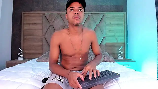 TaylorClay  online show from May 25, 2026, 2:05 pm