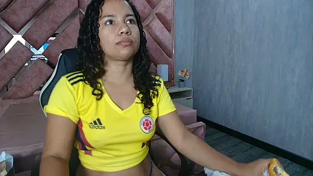 TamaraaHoney online show from June 1, 2026, 1:33 pm