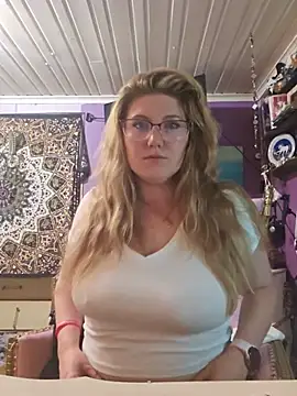 Snapshot of TasteMeVixen69 chatting on July 19, 2026, 5:38 am TasteMeVixen69 online show from July 19, 2026, 5:38 am