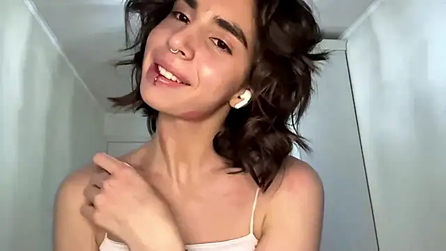 Snapshot of JessiaRuezga chatting on May 25, 2026, 12:15 pm JessiaRuezga online show from May 25, 2026, 12:15 pm