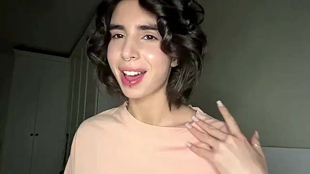 Snapshot of JessiaRuezga chatting on May 18, 2026, 12:21 pm JessiaRuezga online show from May 18, 2026, 12:21 pm