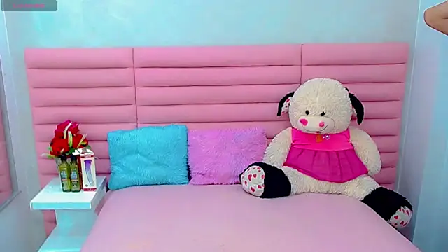 ariadnna princes online show from May 15, 2026, 4:21 am