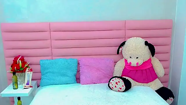ariadnna princes online show from May 18, 2026, 7:13 am