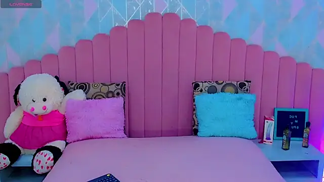 ariadnna princes online show from June 4, 2026, 4:06 am