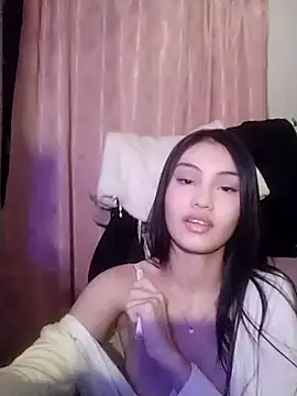 Snapshot of _BellaCute_ chatting on July 3, 2026, 8:10 am BellaCute online show from July 3, 2026, 8:10 am