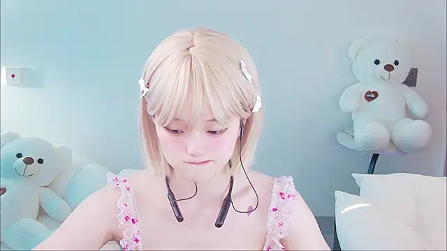 Snapshot of Evil-Bunny007 chatting on May 25, 2026, 10:47 am Evil-Bunny007 online show from May 25, 2026, 10:47 am