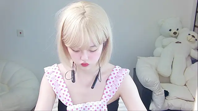 Snapshot of Evil-Bunny007 chatting on June 2, 2026, 12:05 pm Evil-Bunny007 online show from June 2, 2026, 12:05 pm