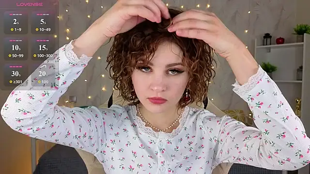 Snapshot of Kira__Fluffy chatting on July 15, 2026, 12:06 am Kira Fluffy online show from July 15, 2026, 12:06 am
