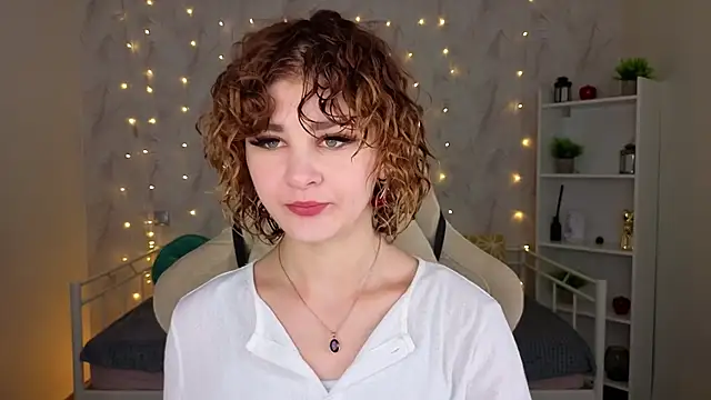 Snapshot of Kira__Fluffy chatting on July 8, 2026, 12:03 am Kira Fluffy online show from July 8, 2026, 12:03 am