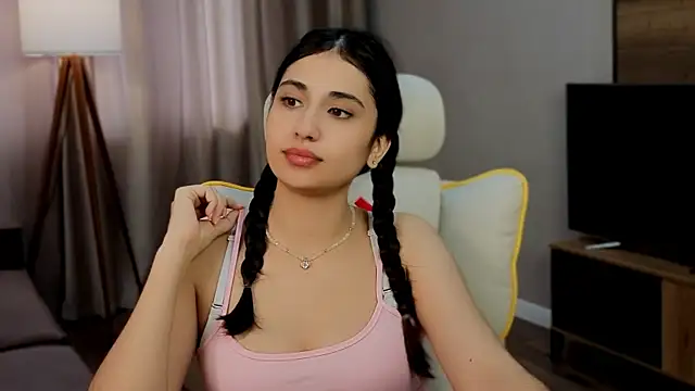 Snapshot of honeylanaa chatting on June 5, 2026, 5:01 am honeylanaa online show from June 5, 2026, 5:01 am