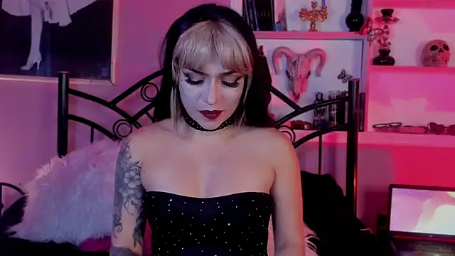 Snapshot of Vex_manson chatting on June 11, 2026, 8:17 pm Vex manson online show from June 11, 2026, 8:17 pm