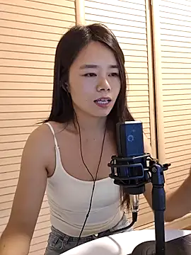 yueyue 99 online show from May 24, 2026, 3:01 pm
