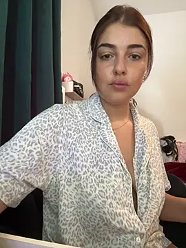 Spicy Scarlett 26 online show from May 20, 2026, 8:11 am