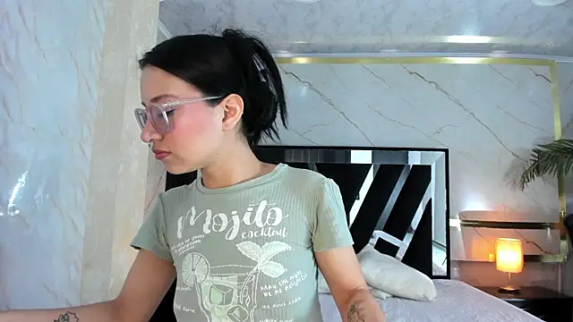 SophiieCalloway1 online show from July 8, 2026, 2:51 pm