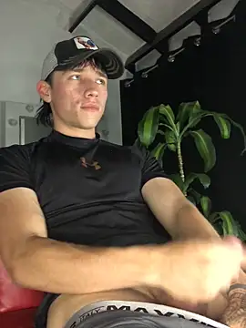 Snapshot of Salvatore_angelo chatting on June 4, 2026, 3:44 am Salvatore angelo online show from June 4, 2026, 3:44 am