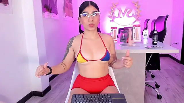 MaiaLopez online show from July 9, 2026, 8:08 pm