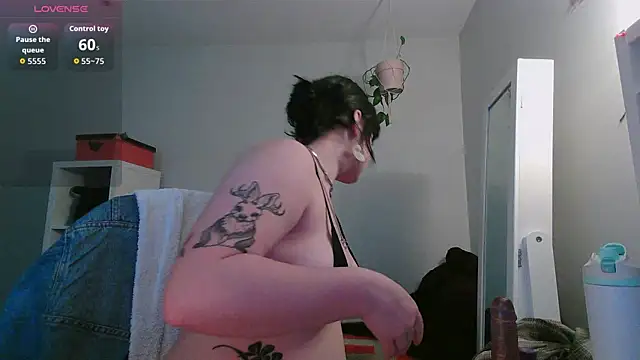Snapshot of prettybird06 chatting on July 17, 2026, 6:27 pm prettybird06 online show from July 17, 2026, 6:27 pm