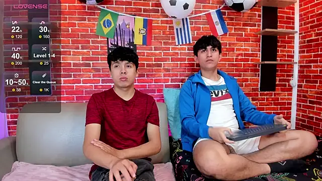 Hoot boyss  online show from June 26, 2026, 8:03 pm