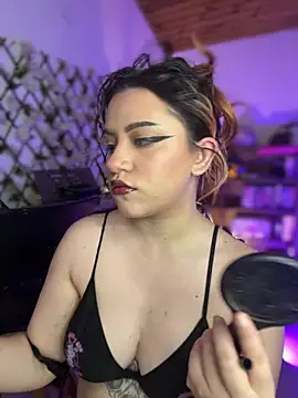 NikkiNix online show from May 31, 2026, 1:06 pm